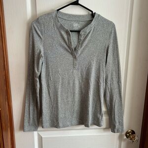 GAP Women's Heather Gray Long Sleeve Tee